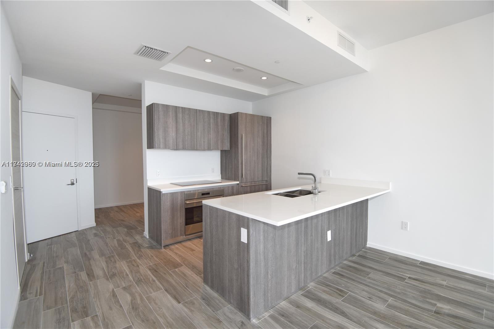 801 S Miami Ave #5008, Miami FL 33130