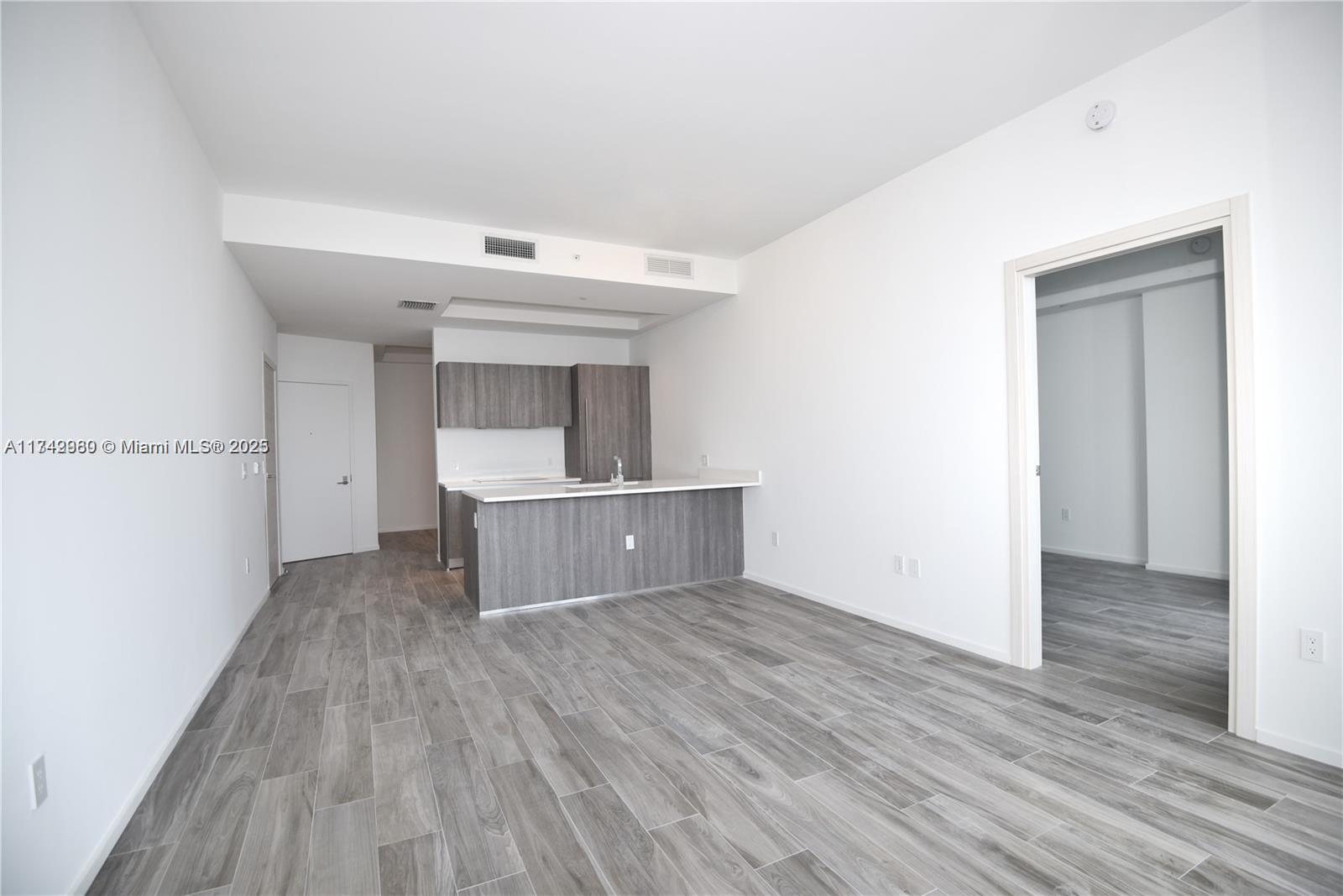 801 S Miami Ave #5008, Miami FL 33130