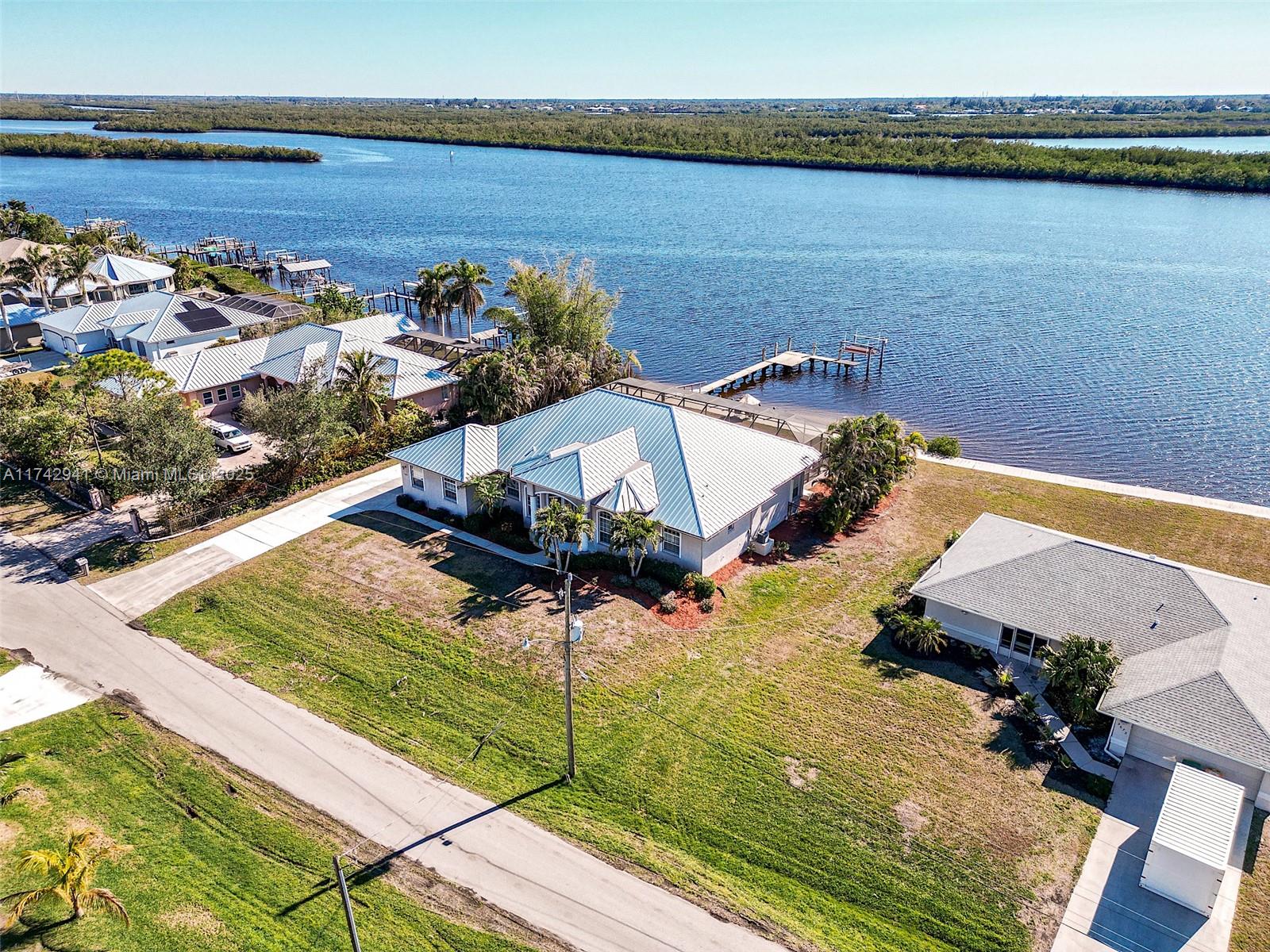 3662 Peace River Drive, Punta Gorda, Florida image 3