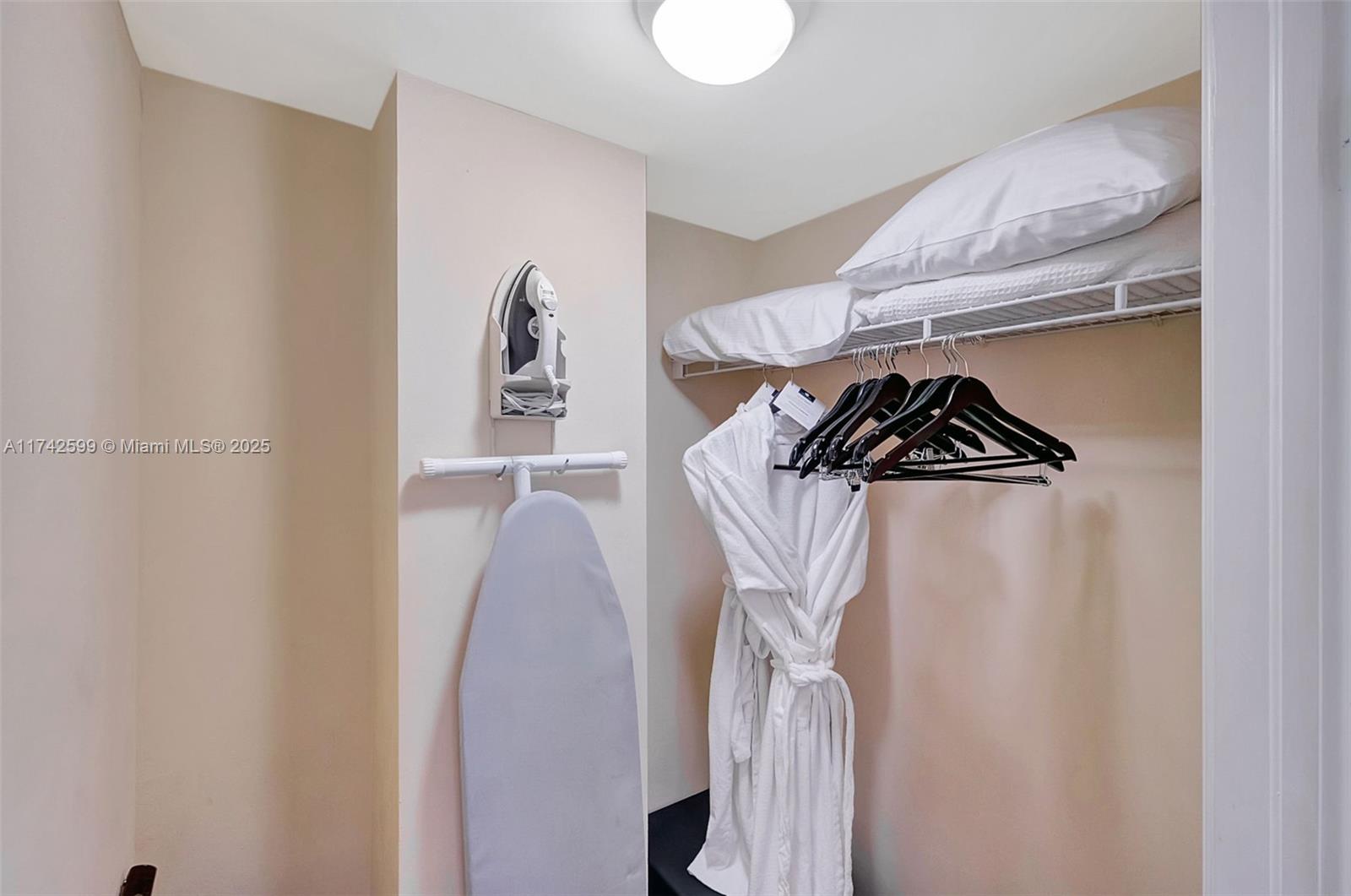 Listing Photo 11
