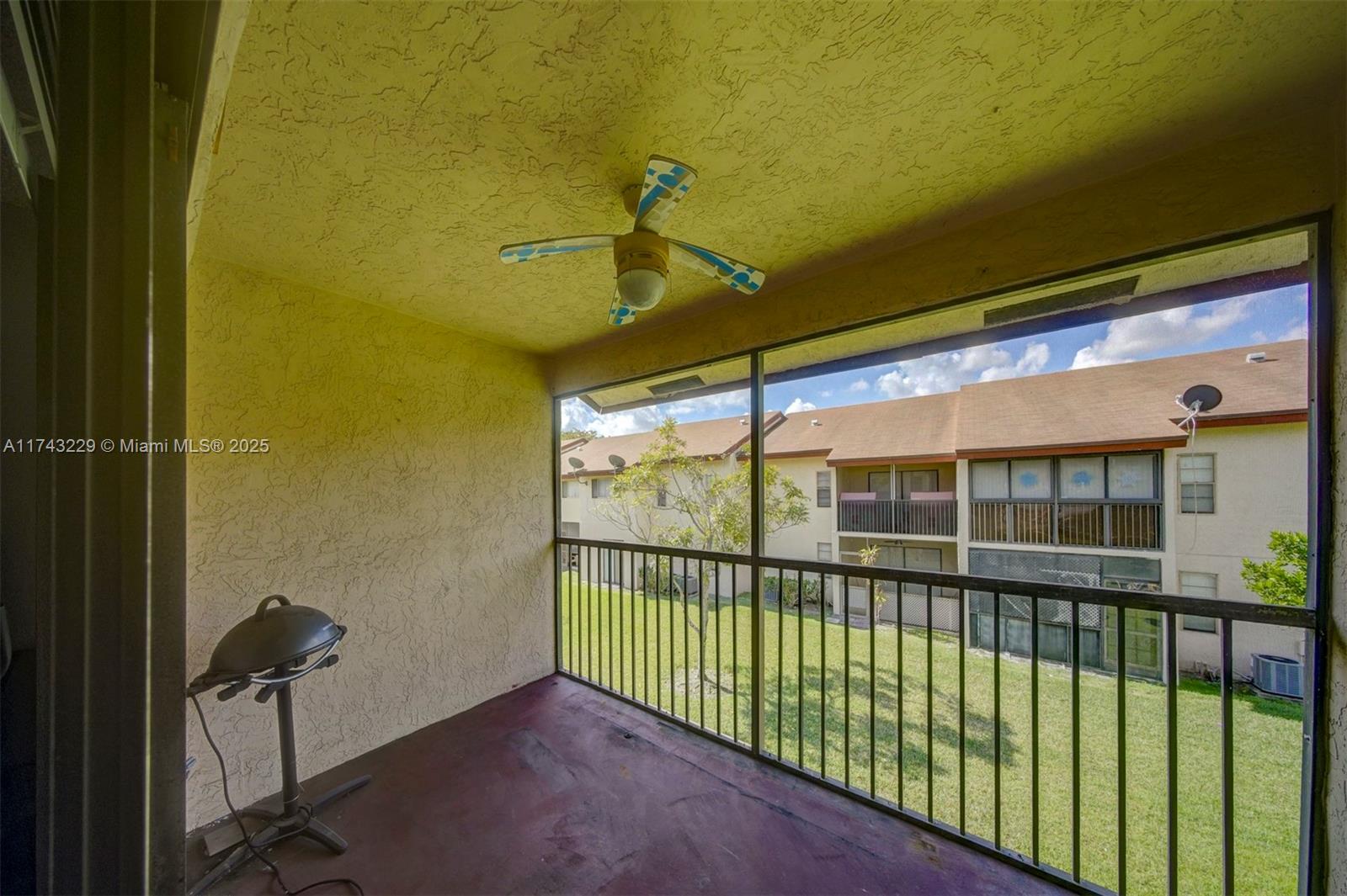 7931 Southgate Blvd #E12, North Lauderdale, Florida image 7