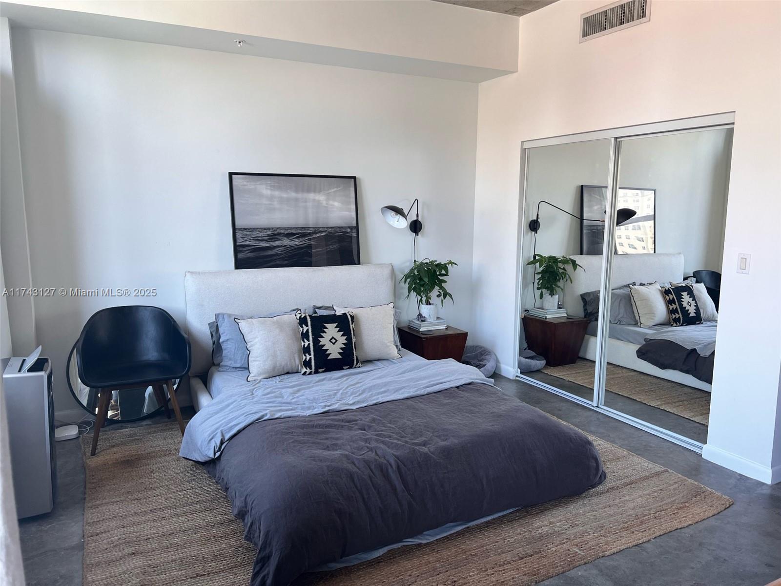 133 NE 2nd Ave #517, Miami FL 33132