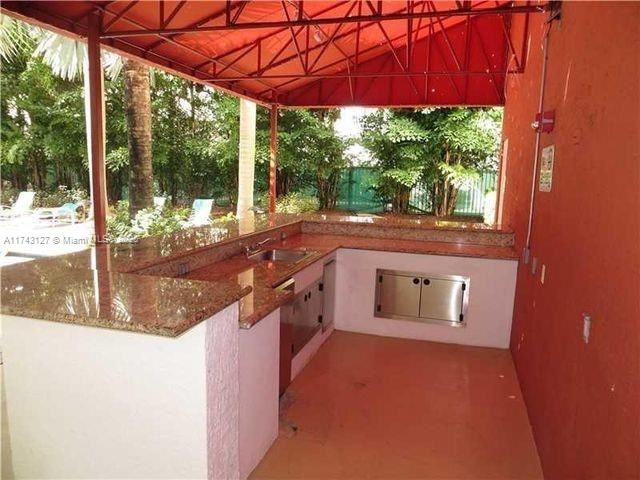 133 NE 2nd Ave #517, Miami FL 33132