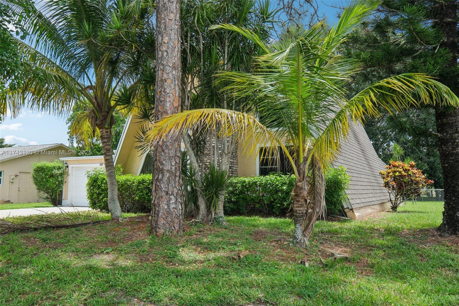 126 Barcelona Dr, Royal Palm Beach, Florida image 5