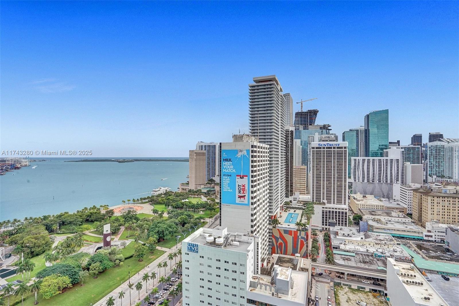 244 Biscayne Blvd #3005, Miami FL 33132