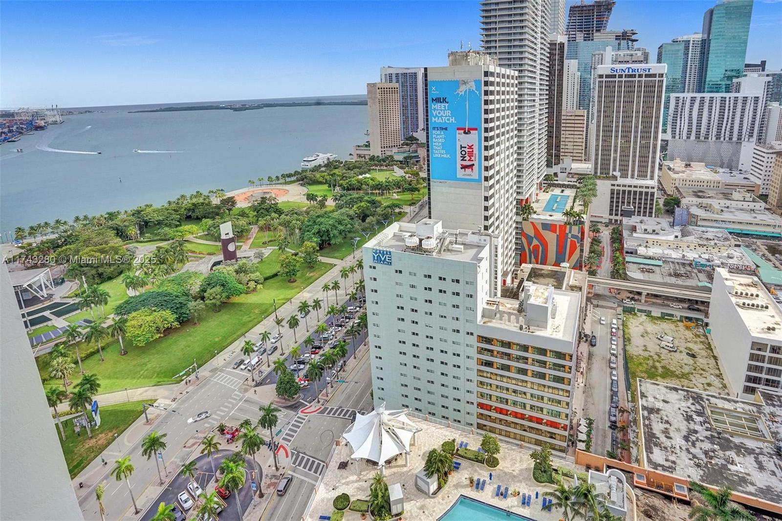 244 Biscayne Blvd #3005, Miami FL 33132