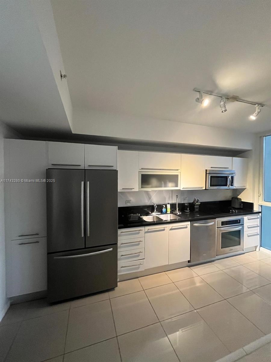 244 Biscayne Blvd #3005, Miami FL 33132