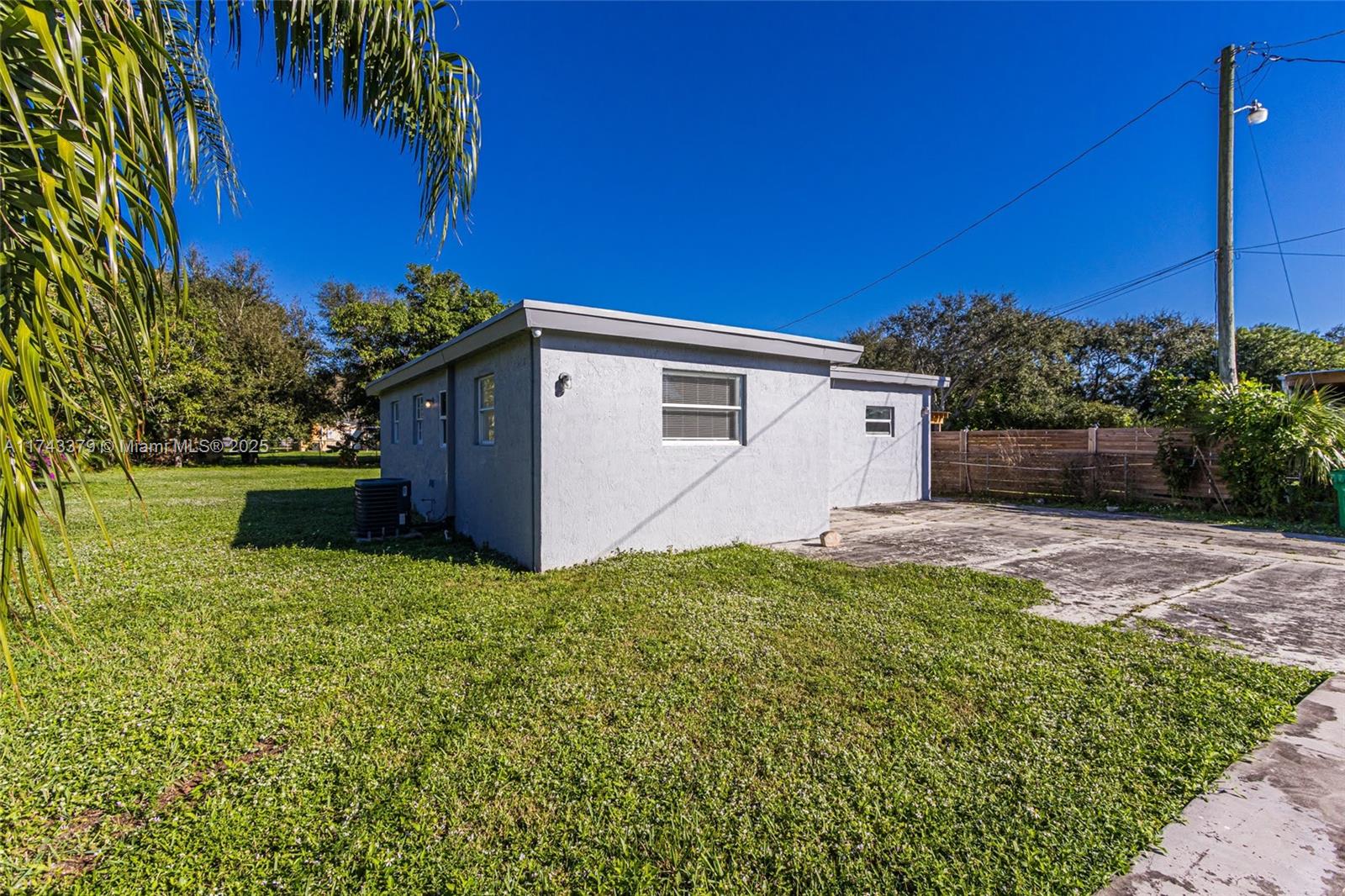 4433 SW 52nd St, Dania Beach, Florida image 17