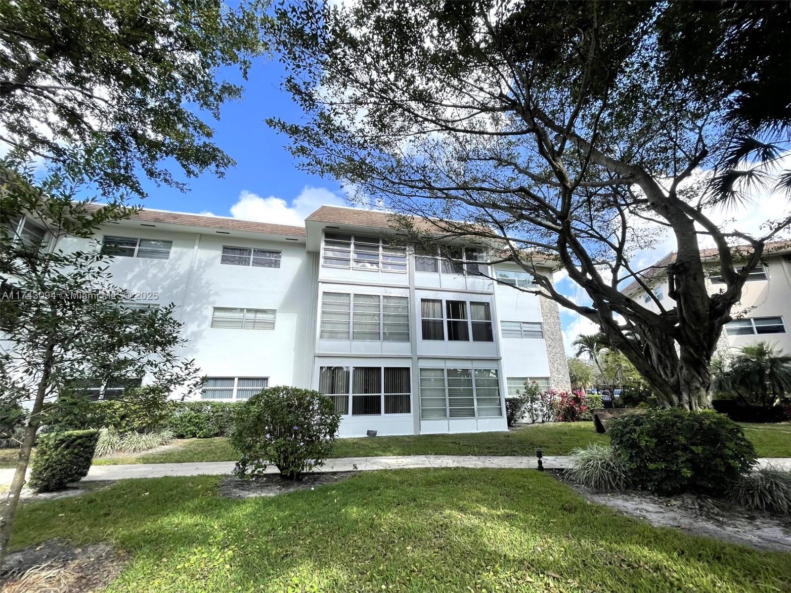 5102 NW 36th St #611, Lauderdale Lakes, Florida image 21