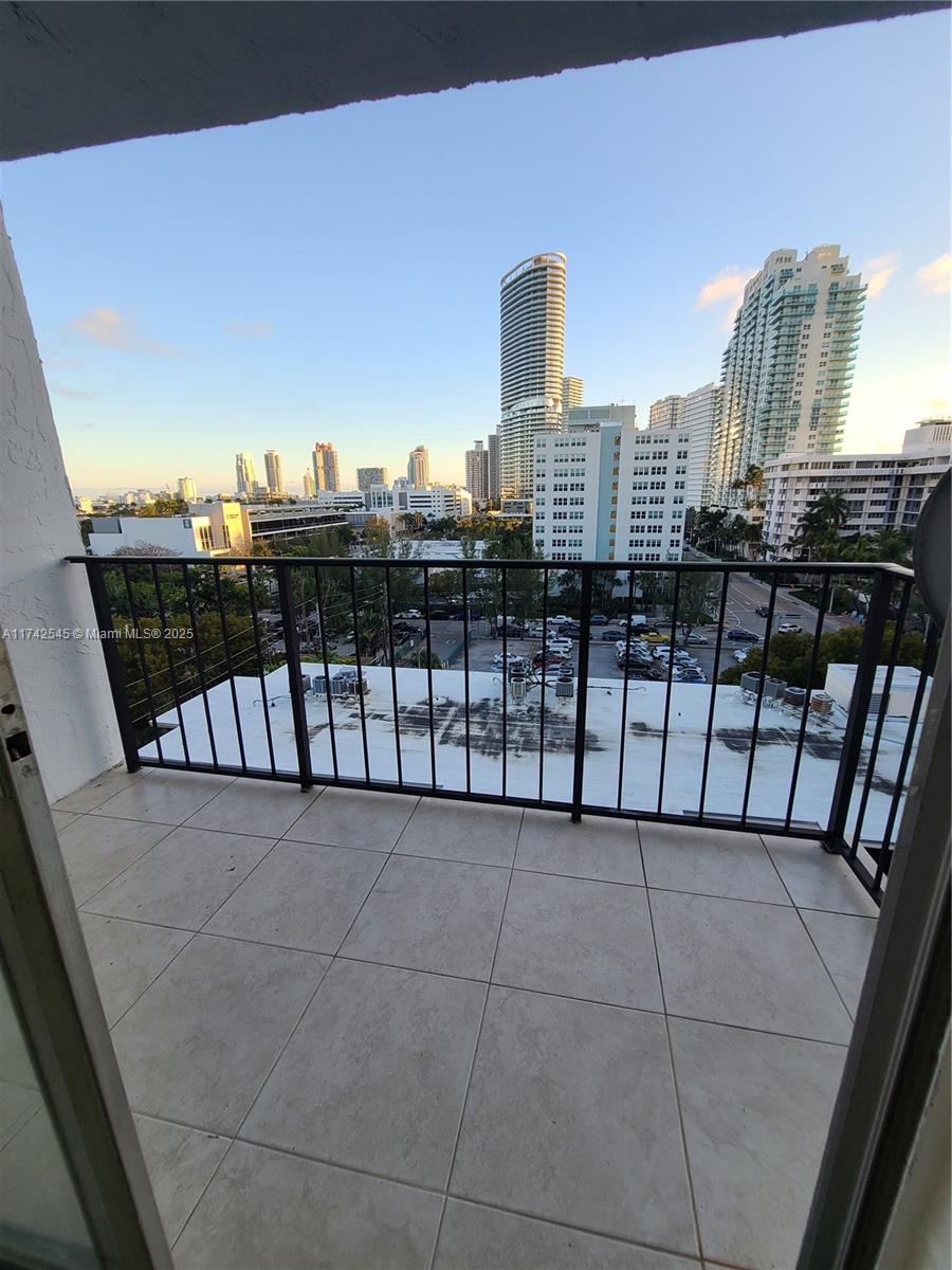 899  West Ave #PHD For Sale A11742545, FL