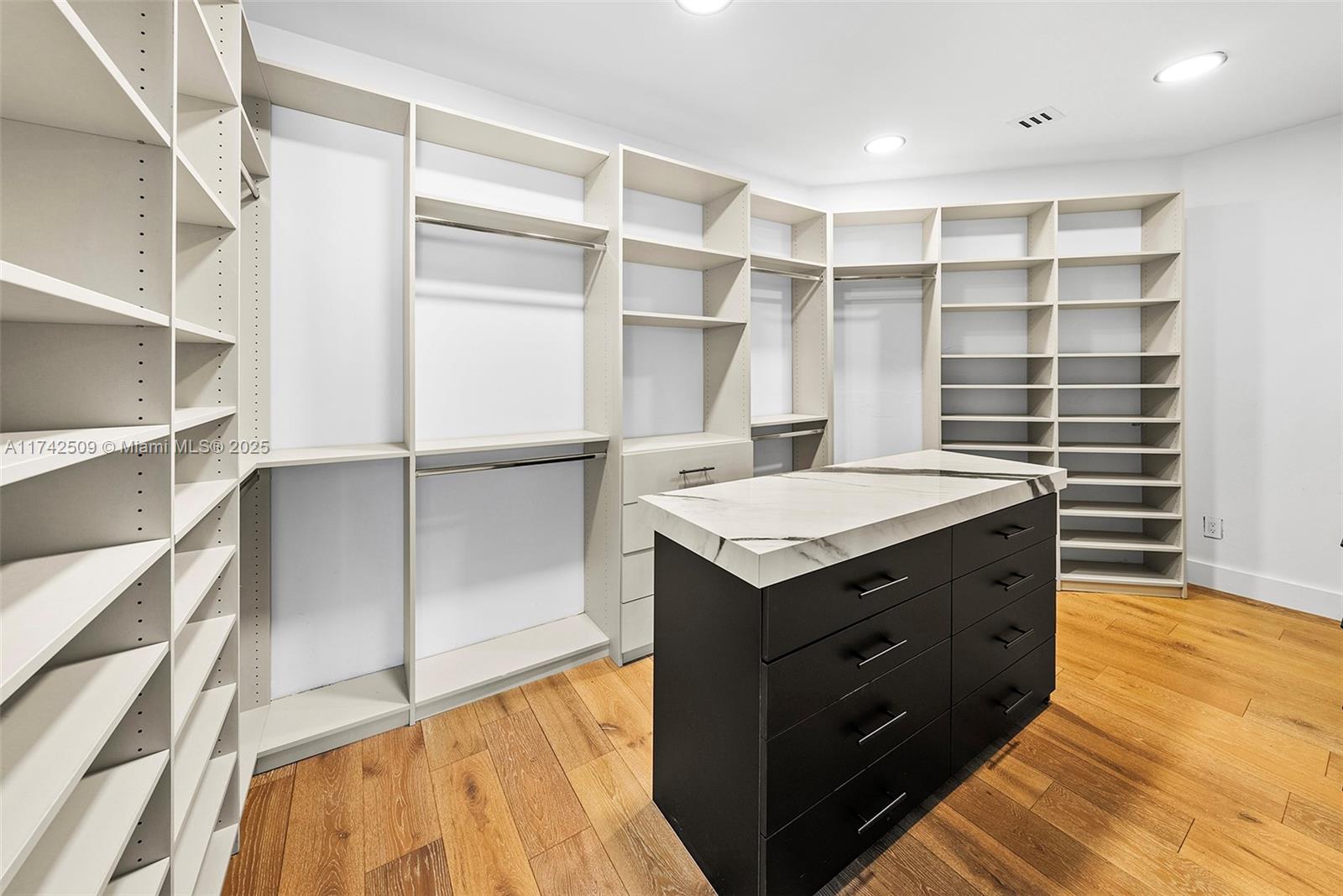 3251 NE 164th St, North Miami Beach, Florida image 28