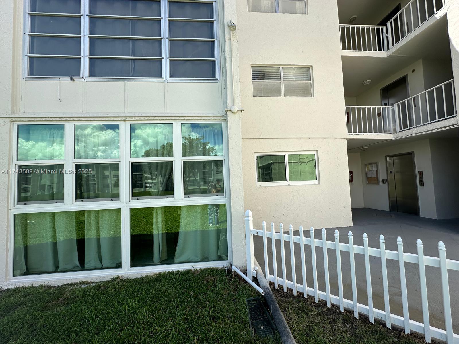 8450 Sunrise Lakes Blvd #107, Sunrise, Florida image 4