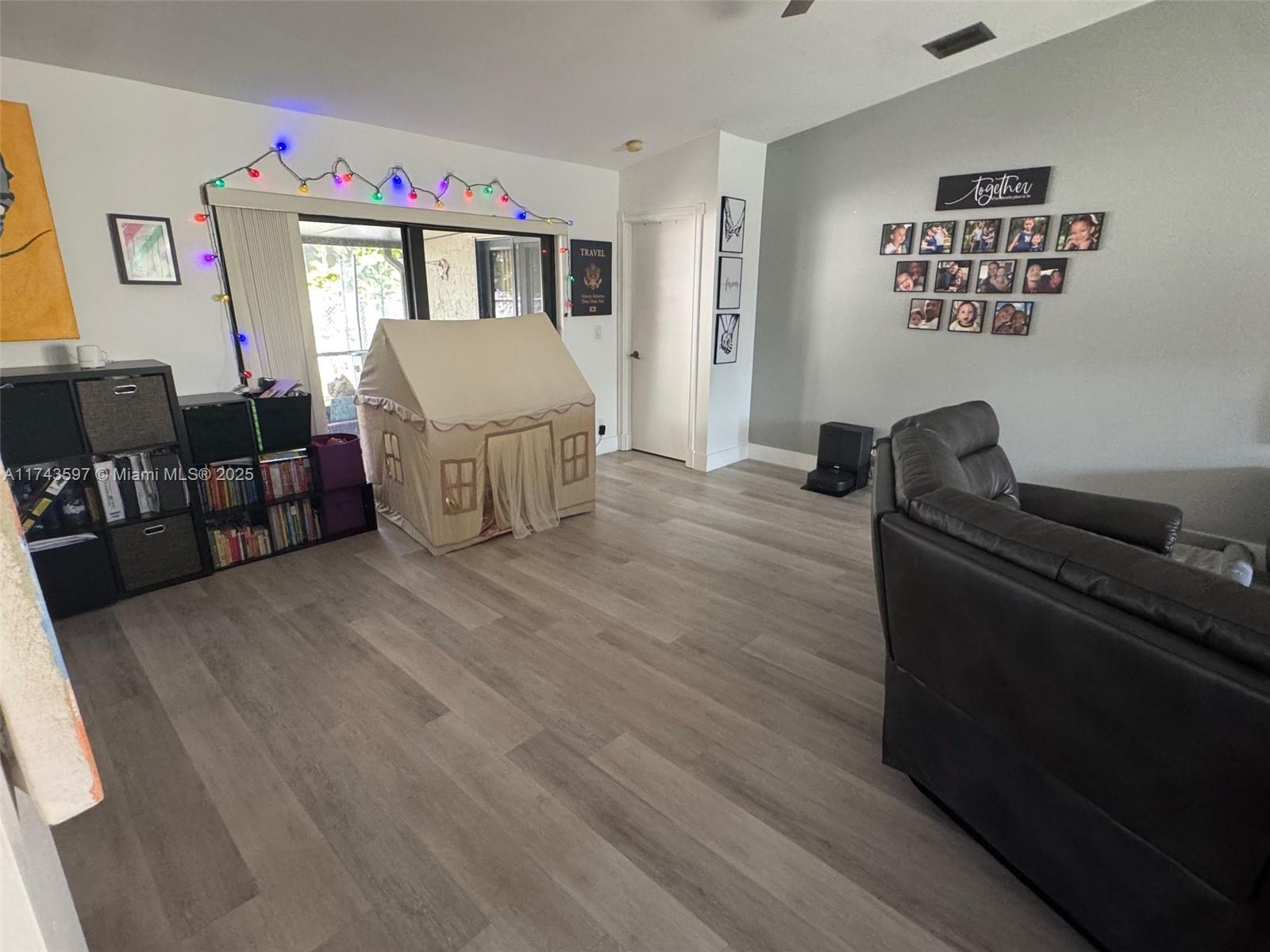 9213 NW 53rd Ct, Sunrise, Florida image 7