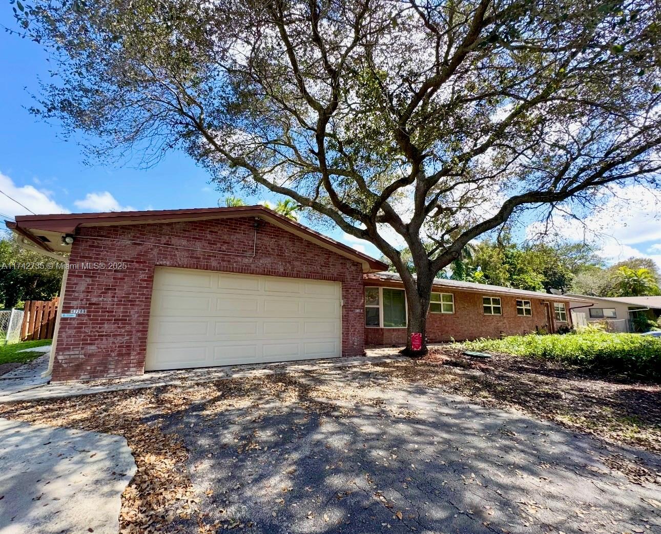 4728 SW 66th Ter, Davie, Florida image 1