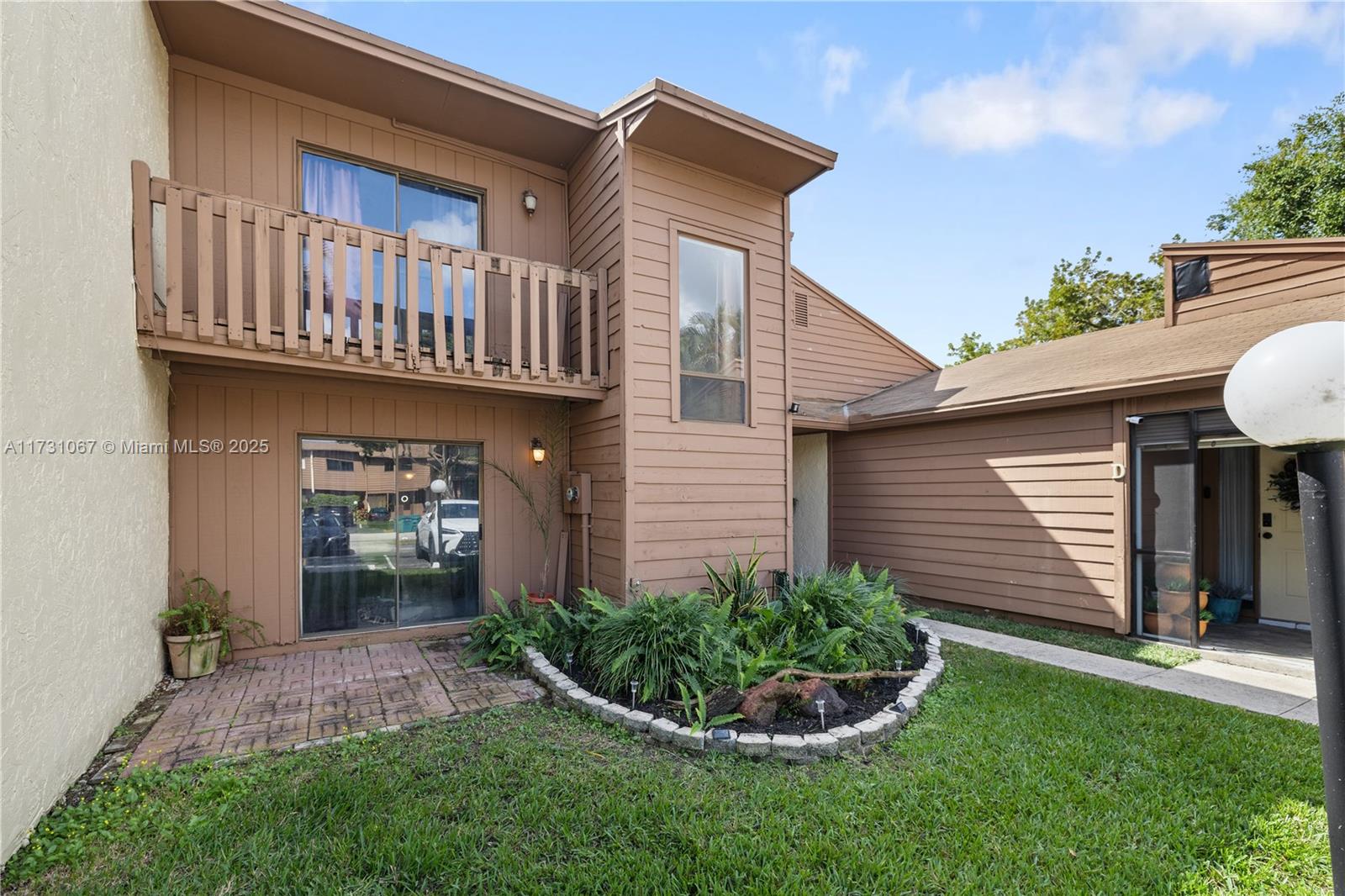 6096 Buckeye Ct, Tamarac, Florida image 2