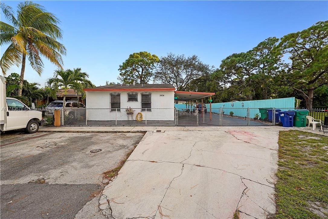 3834 NW 213th St, Miami Gardens, Florida image 1