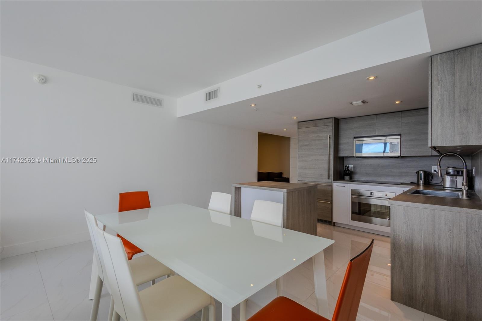 400 Sunny Isles Blvd #602, Sunny Isles Beach, Florida image 12
