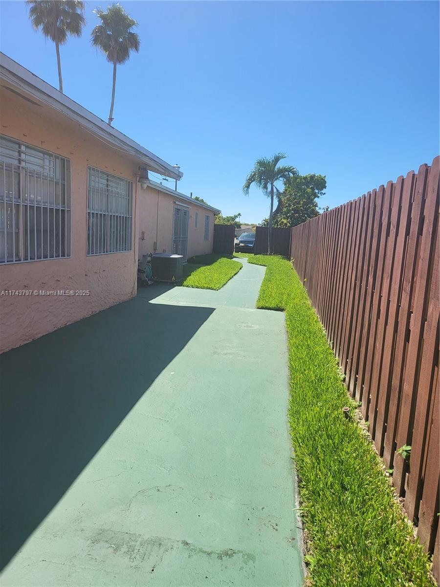 6771 NW 199th Ter, Hialeah, Florida image 3