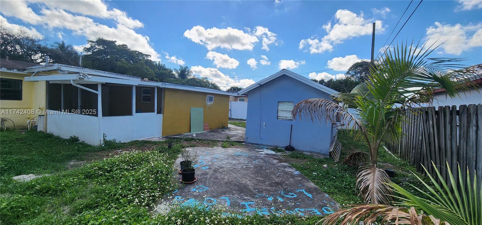 Listing Photo 11