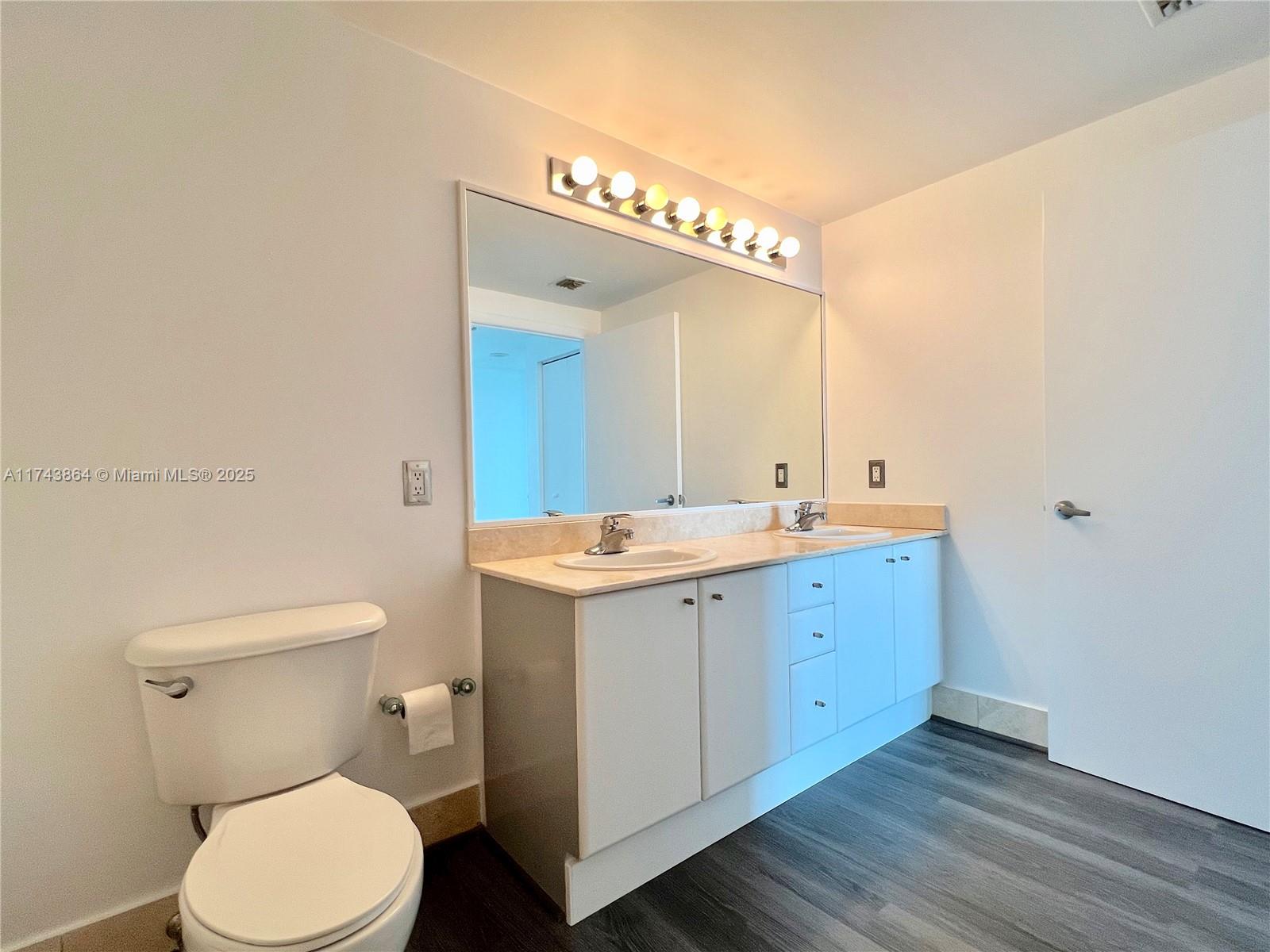 2475 Brickell Ave #2408, Miami FL 33129