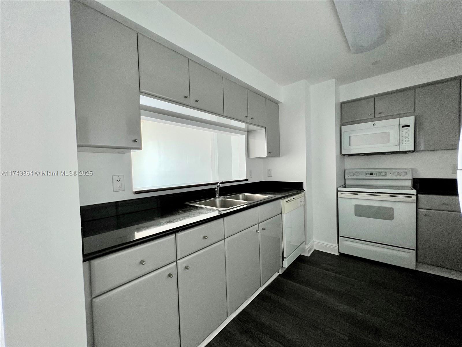 2475 Brickell Ave #2408, Miami FL 33129