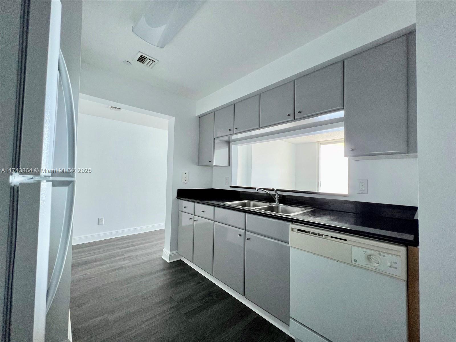 2475 Brickell Ave #2408, Miami FL 33129