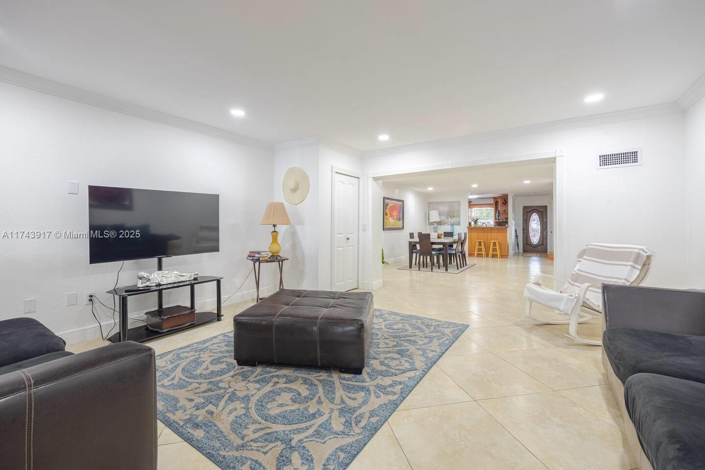 1355 W 71st St, Hialeah, Florida image 4