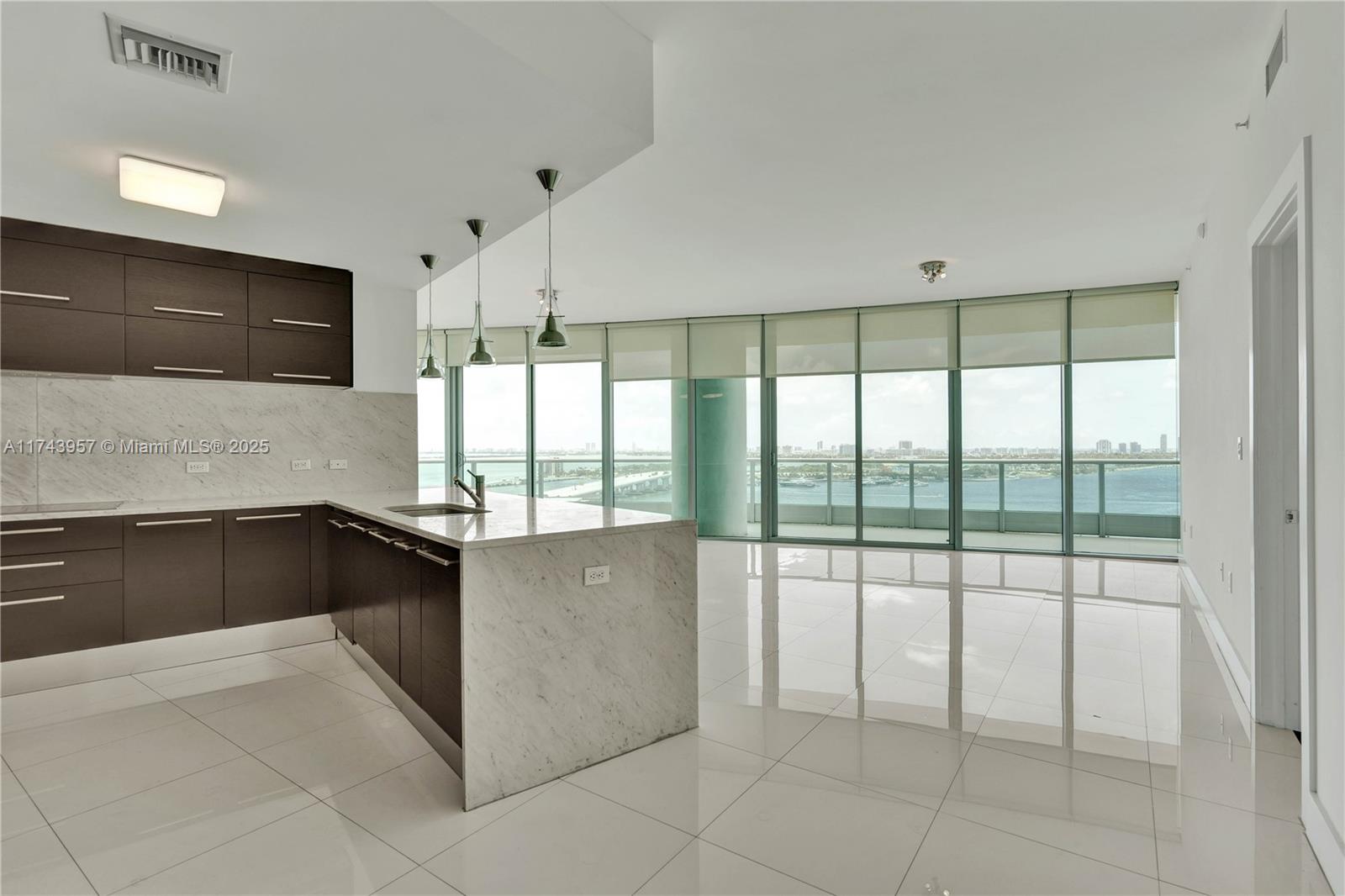900 Biscayne Blvd #2206, Miami FL 33132