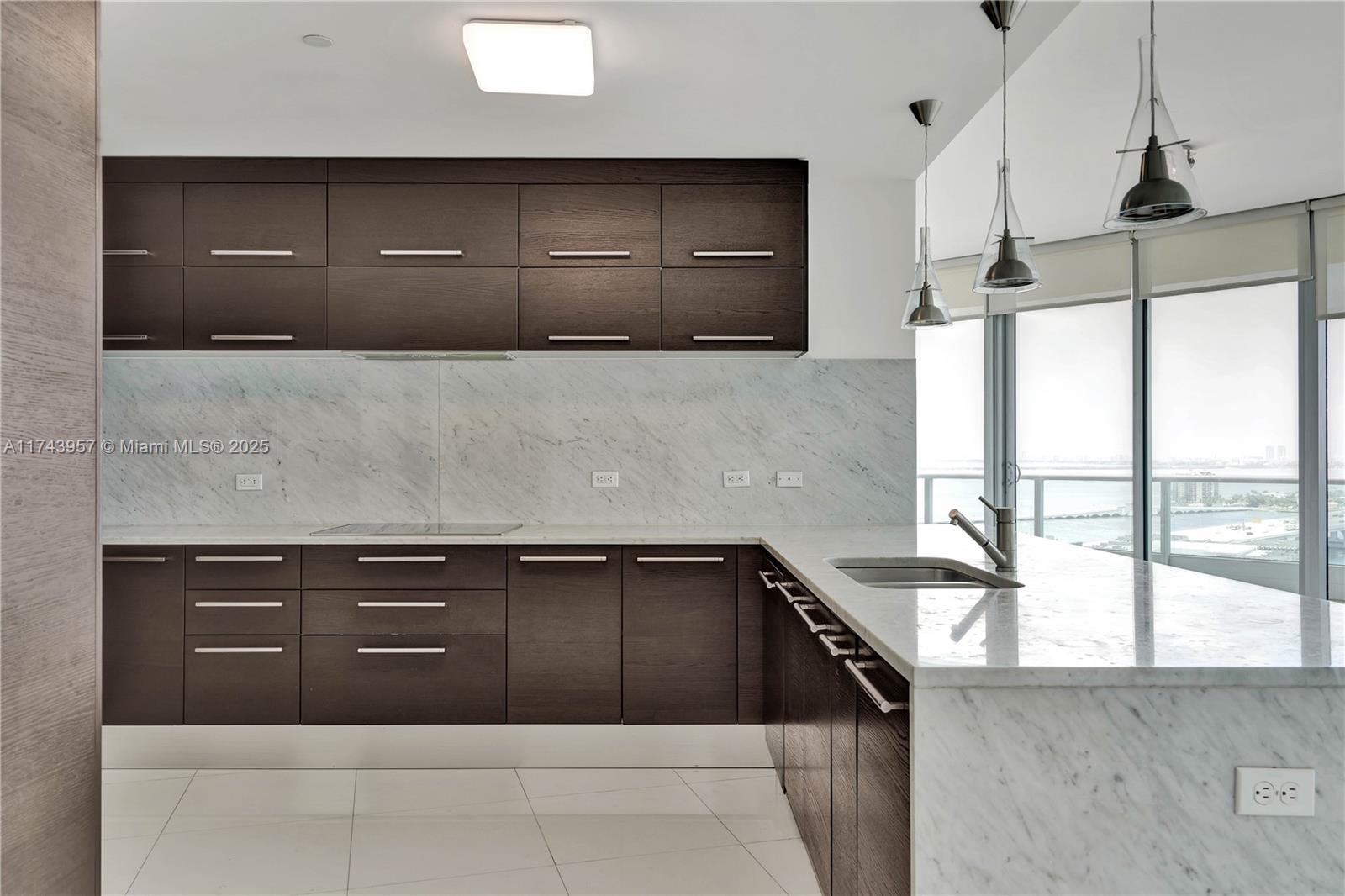 900 Biscayne Blvd #2206, Miami FL 33132