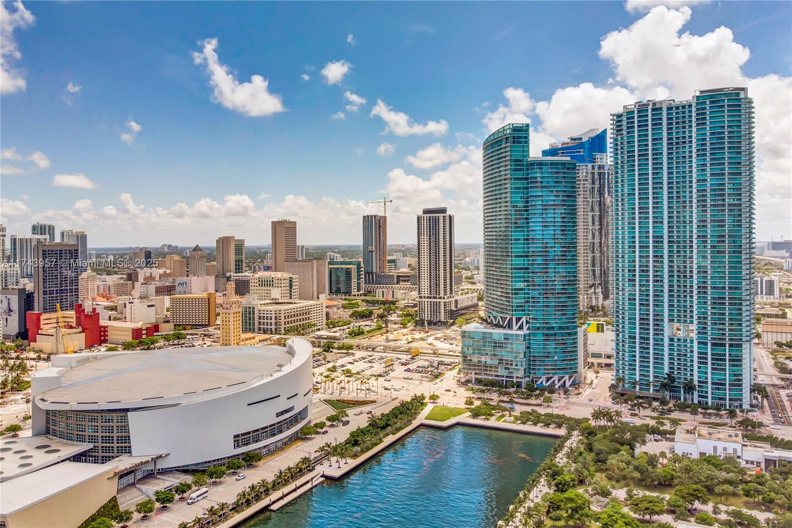900 Biscayne Blvd #2206, Miami FL 33132