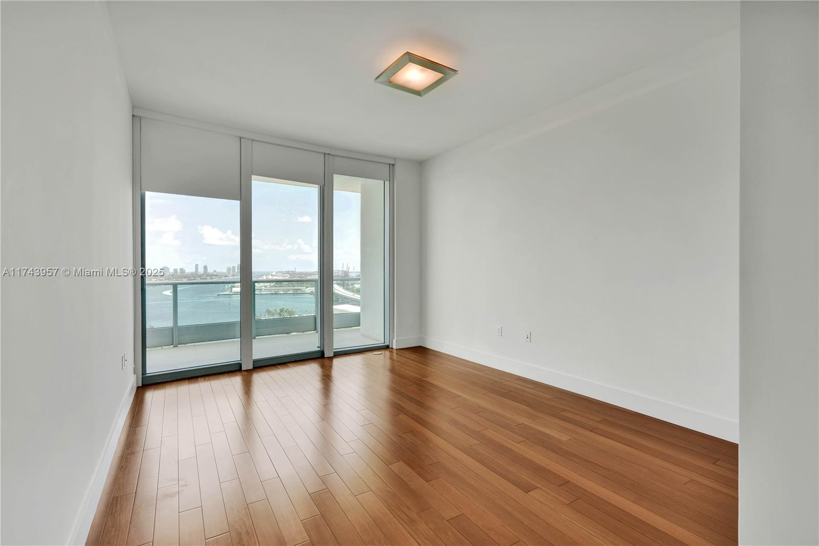 900 Biscayne Blvd #2206, Miami FL 33132
