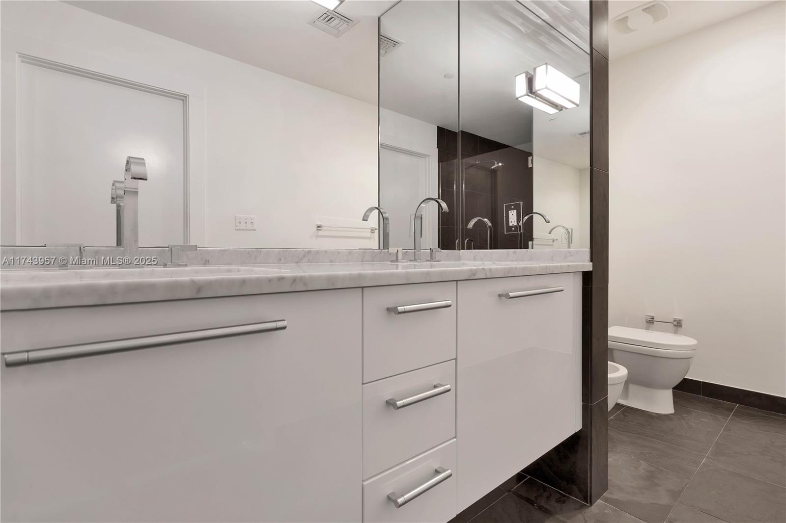900 Biscayne Blvd #2206, Miami FL 33132