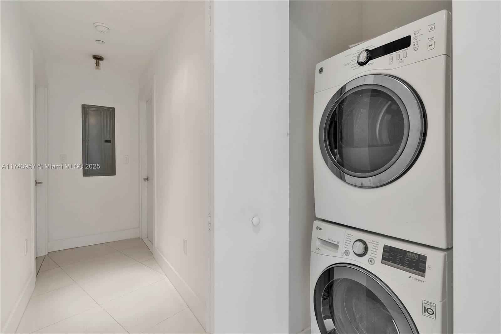 900 Biscayne Blvd #2206, Miami FL 33132