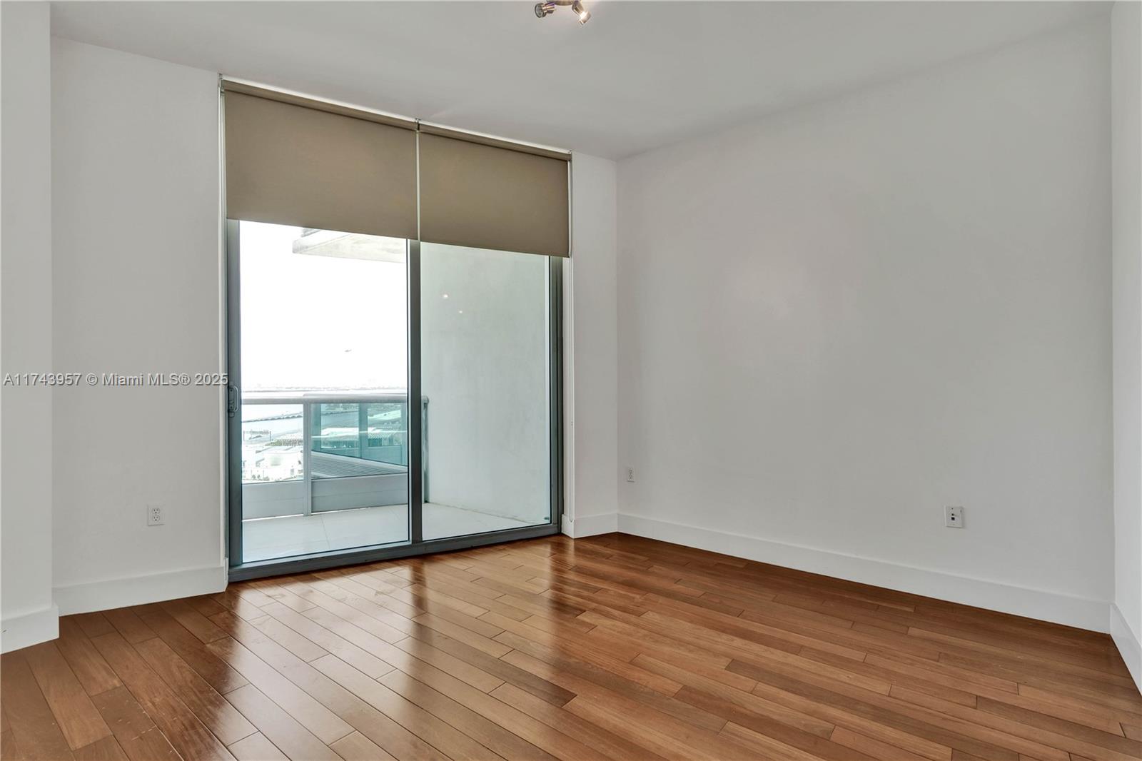 900 Biscayne Blvd #2206, Miami FL 33132