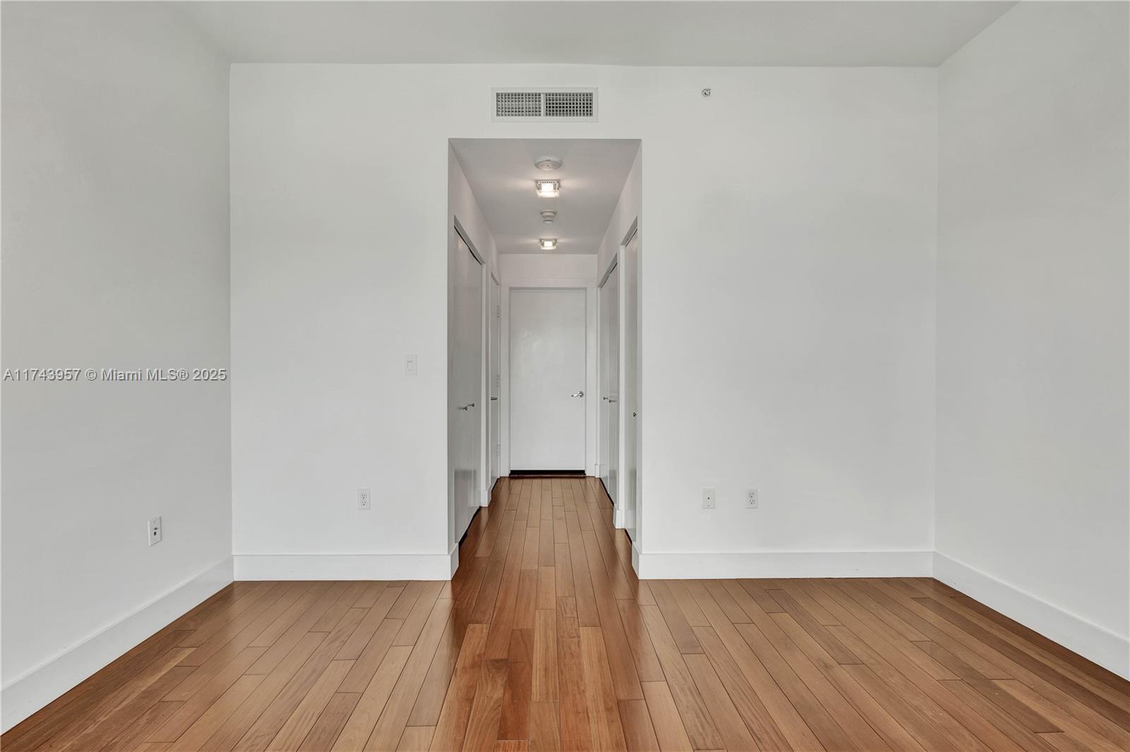 900 Biscayne Blvd #2206, Miami FL 33132