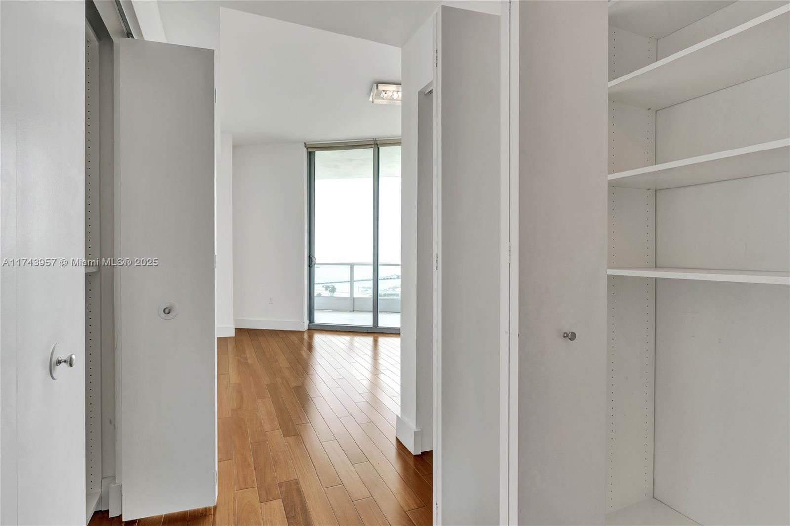 900 Biscayne Blvd #2206, Miami FL 33132