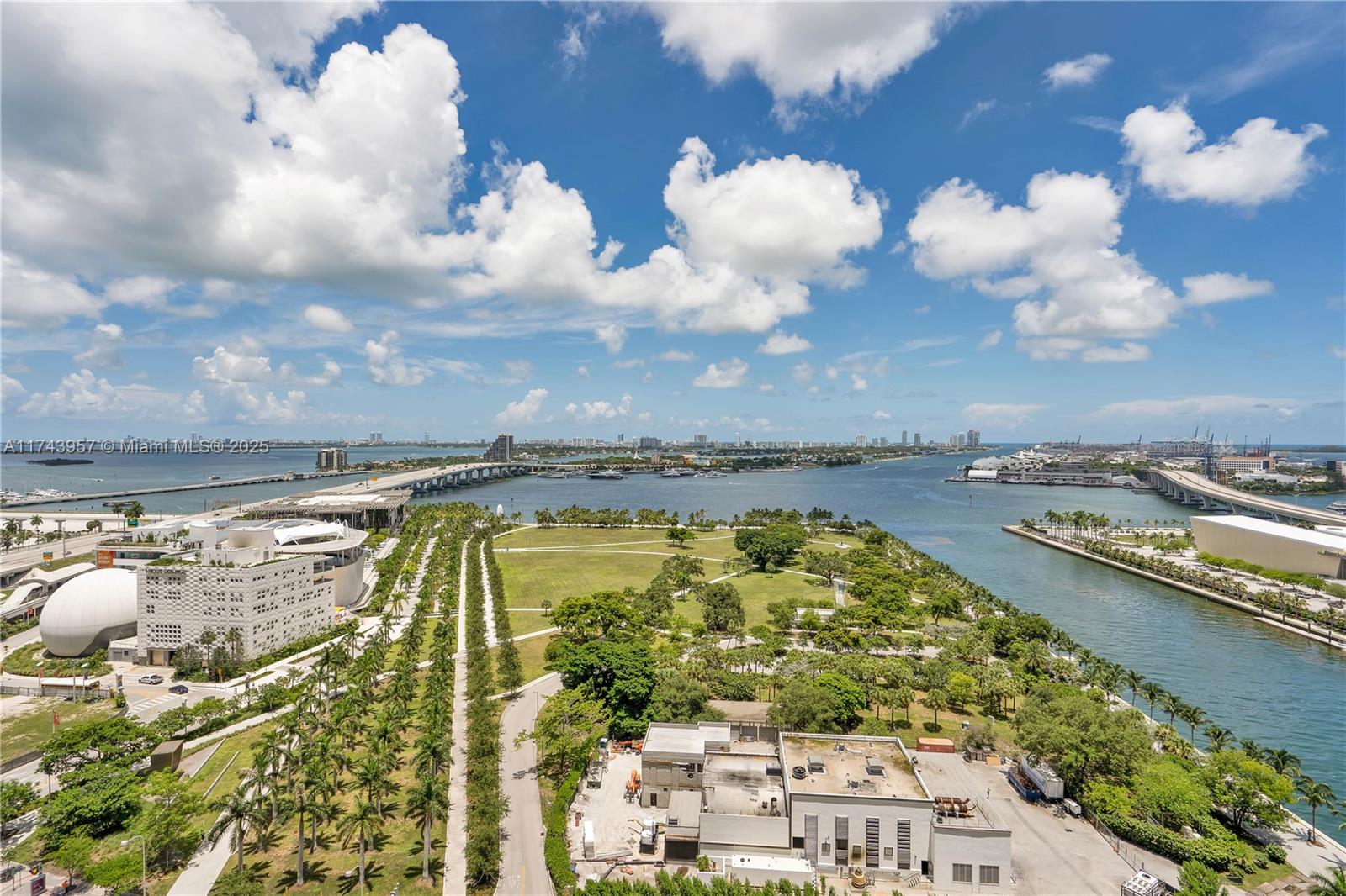 900 Biscayne Blvd #2206, Miami FL 33132