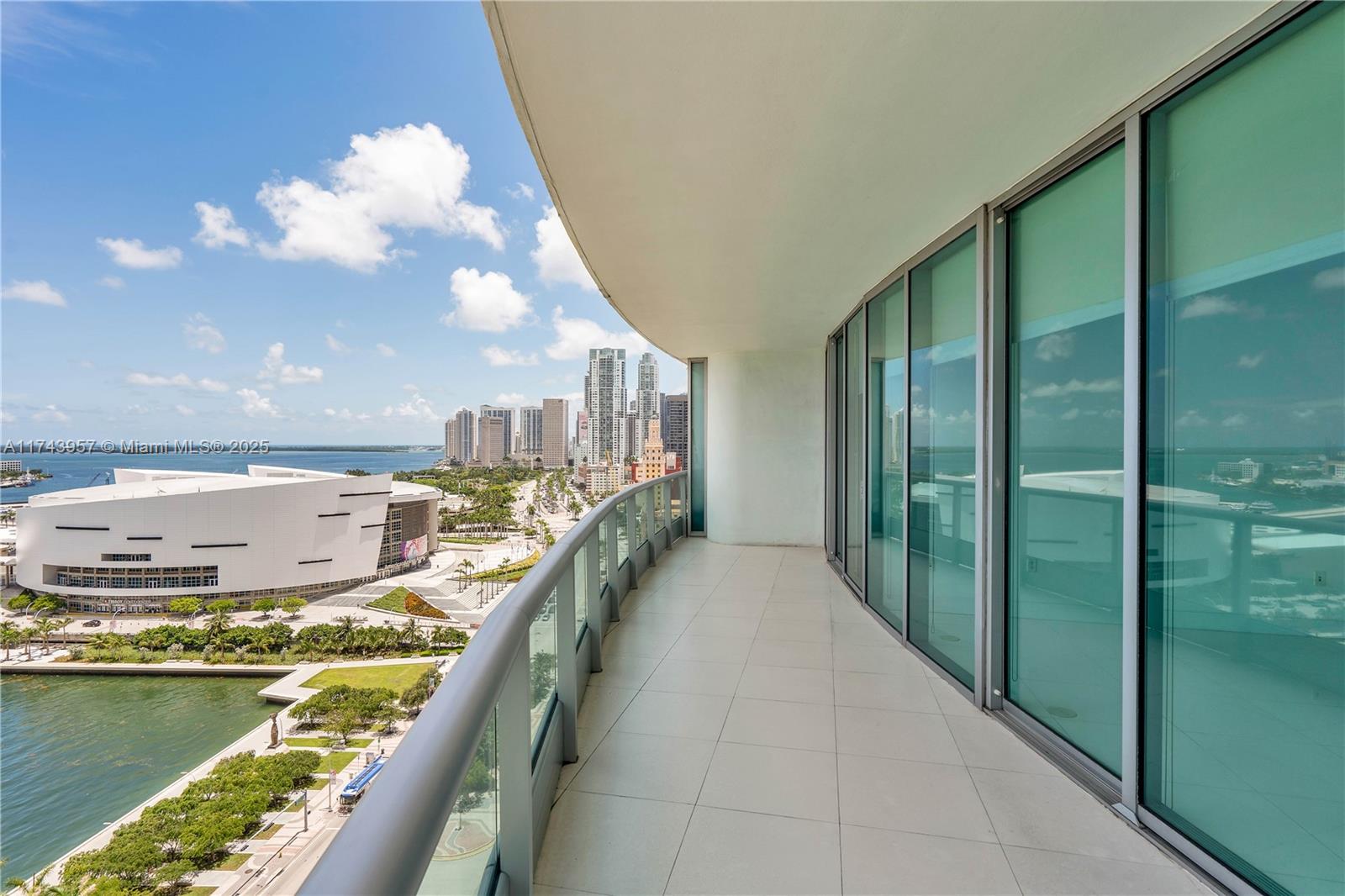 900 Biscayne Blvd #2206, Miami FL 33132