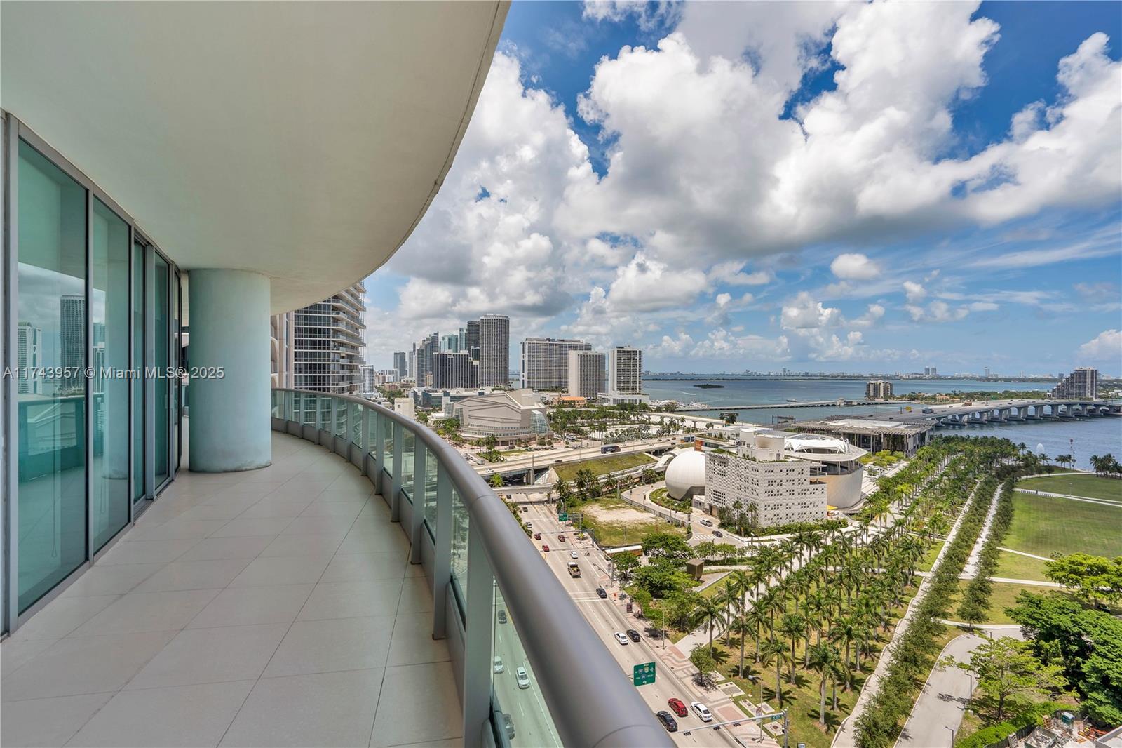 900 Biscayne Blvd #2206, Miami FL 33132