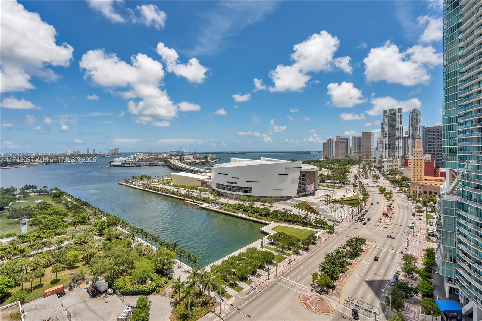 900 Biscayne Blvd #2206, Miami FL 33132