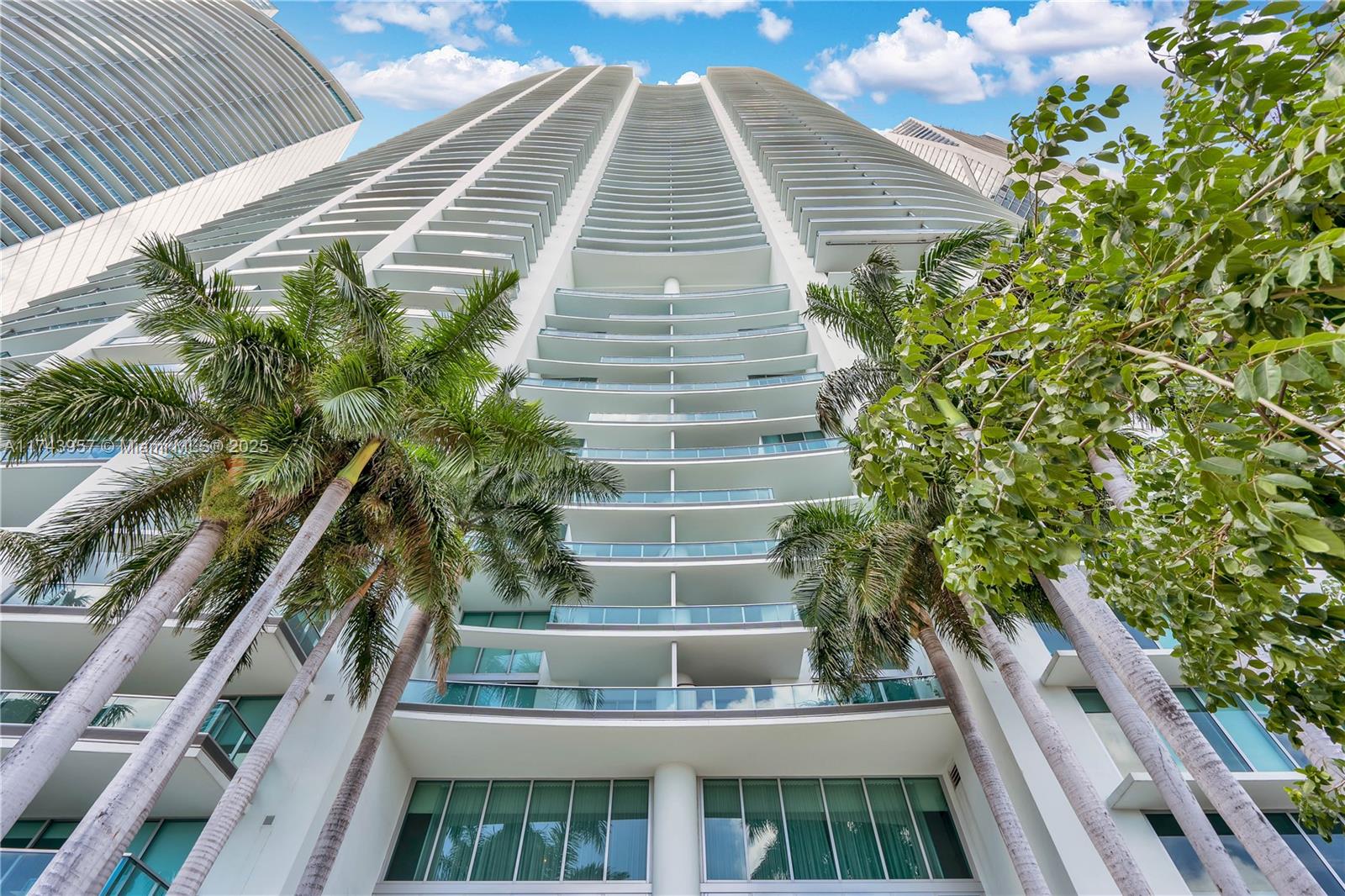 900 Biscayne Blvd #2206, Miami FL 33132