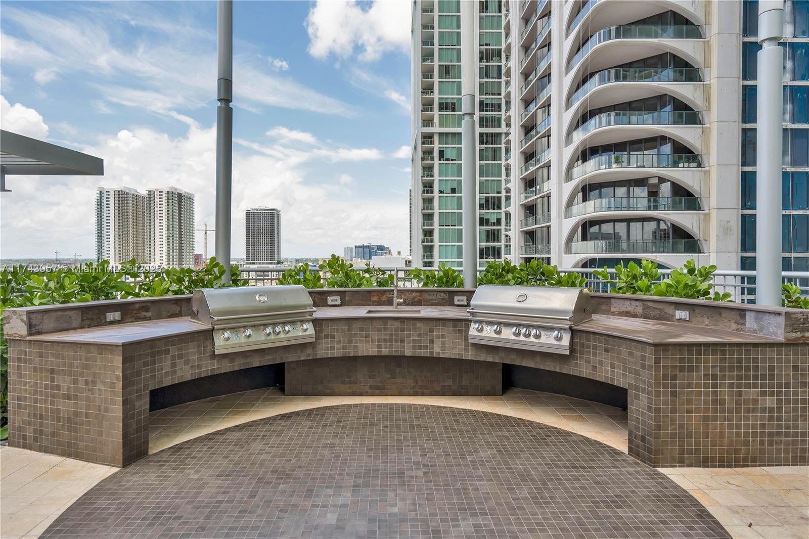 900 Biscayne Blvd #2206, Miami FL 33132
