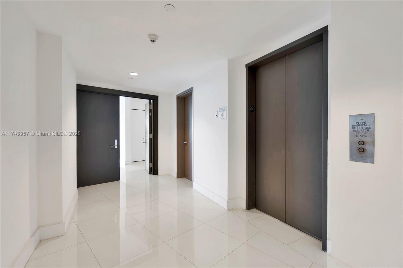 900 Biscayne Blvd #2206, Miami FL 33132