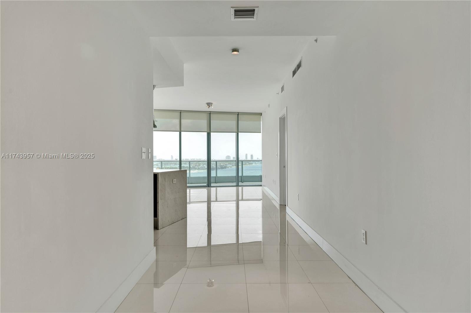 900 Biscayne Blvd #2206, Miami FL 33132