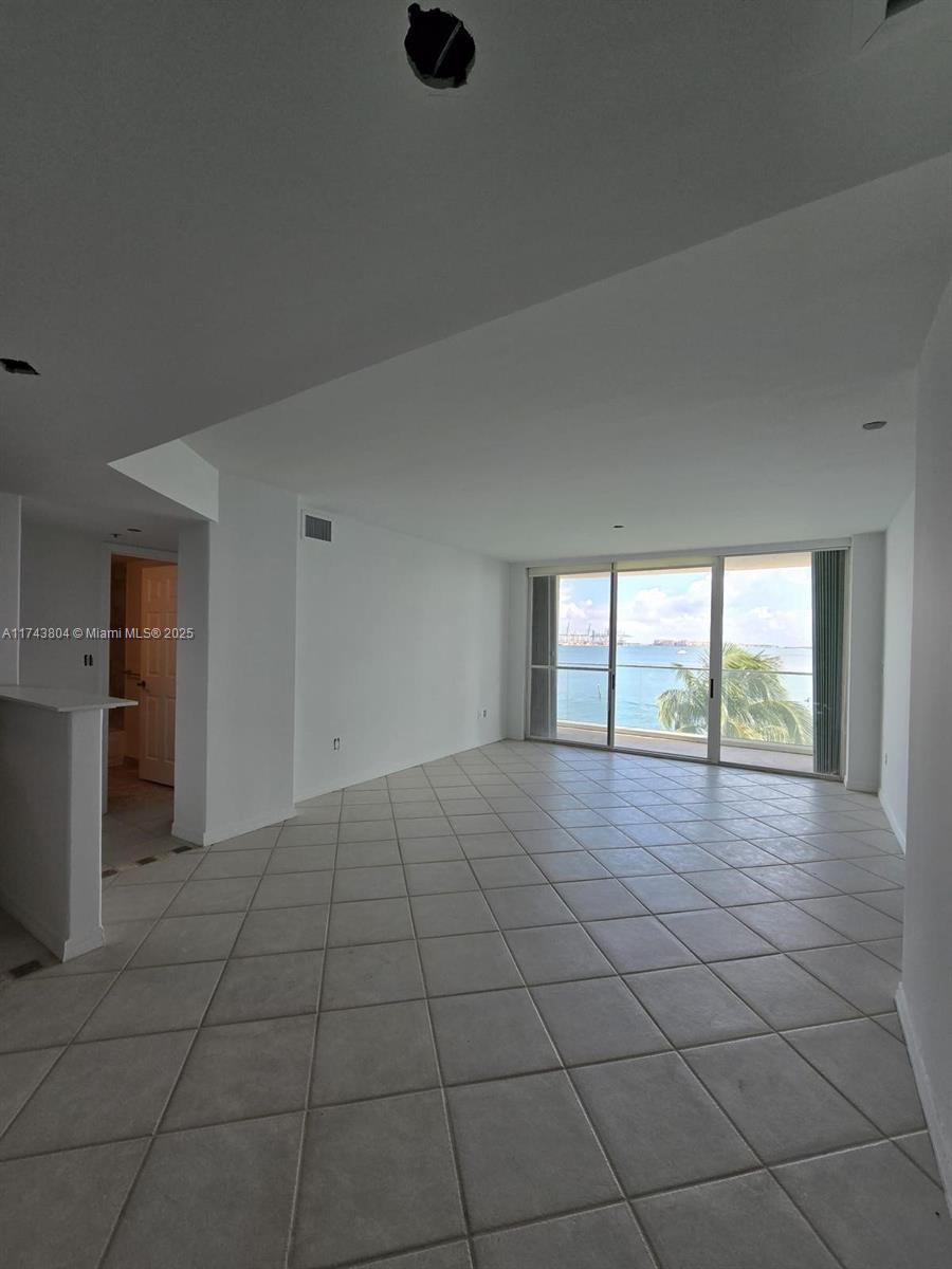800 Claughton Island Dr #402, Miami FL 33131