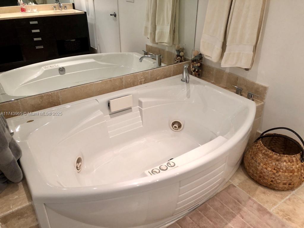 18201 Collins Ave #805, Sunny Isles Beach FL 33160