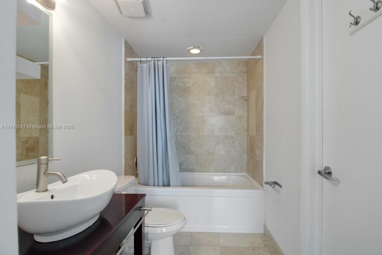 350 S Miami Ave #3515, Miami FL 33130