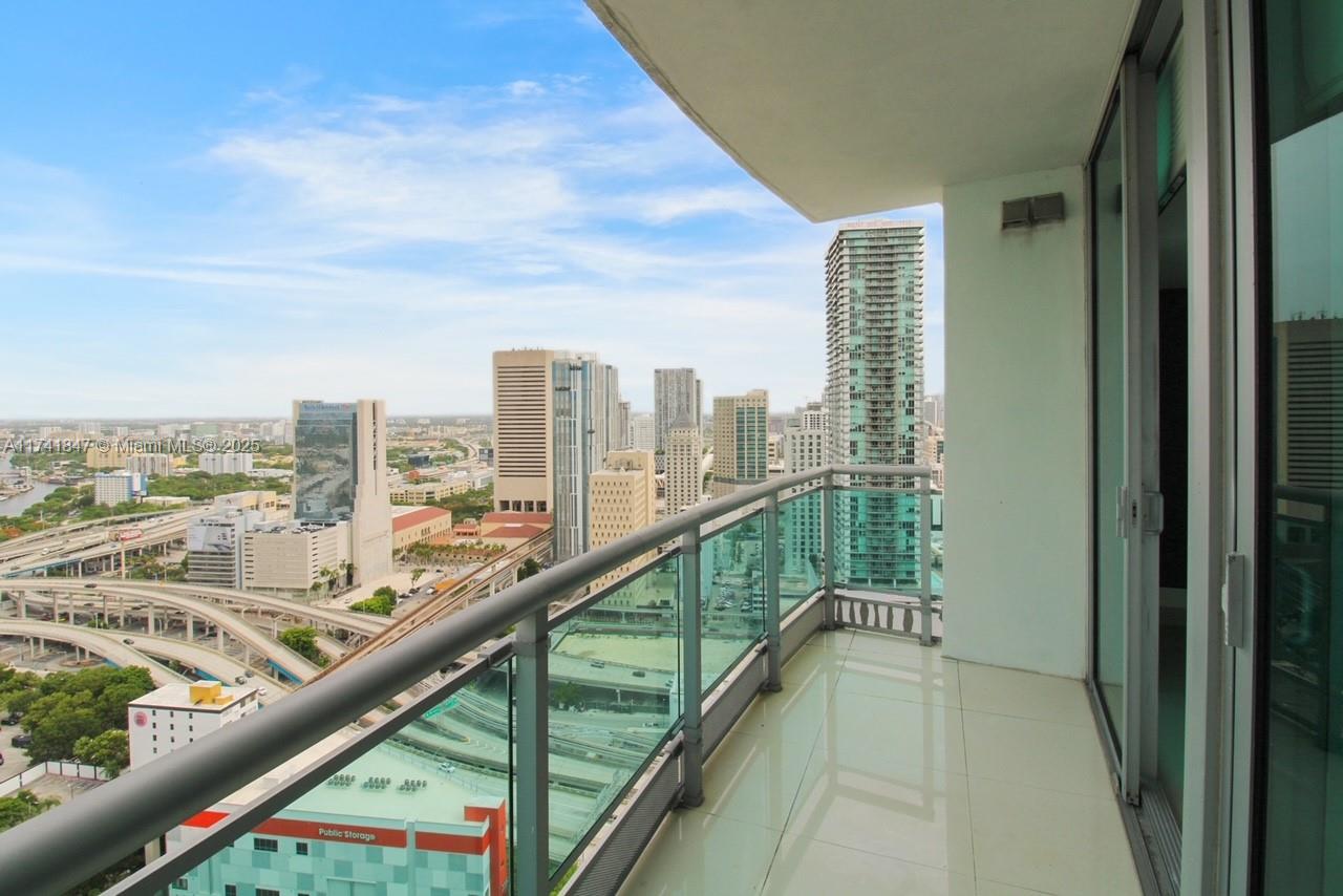 350 S Miami Ave #3515, Miami FL 33130