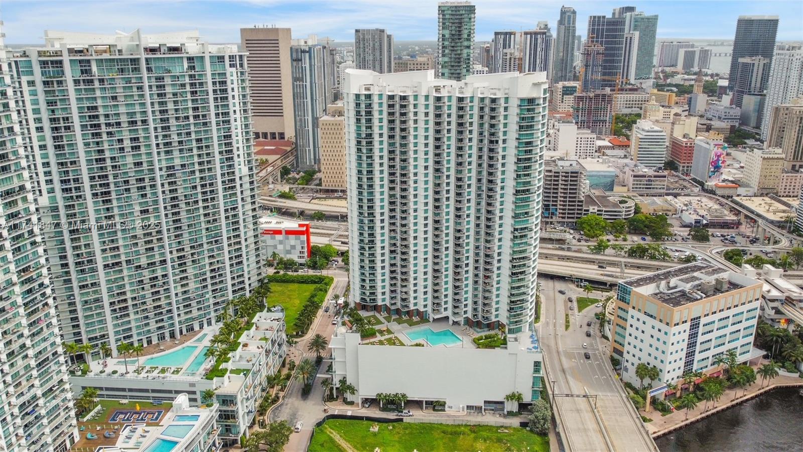 350 S Miami Ave #3515, Miami FL 33130