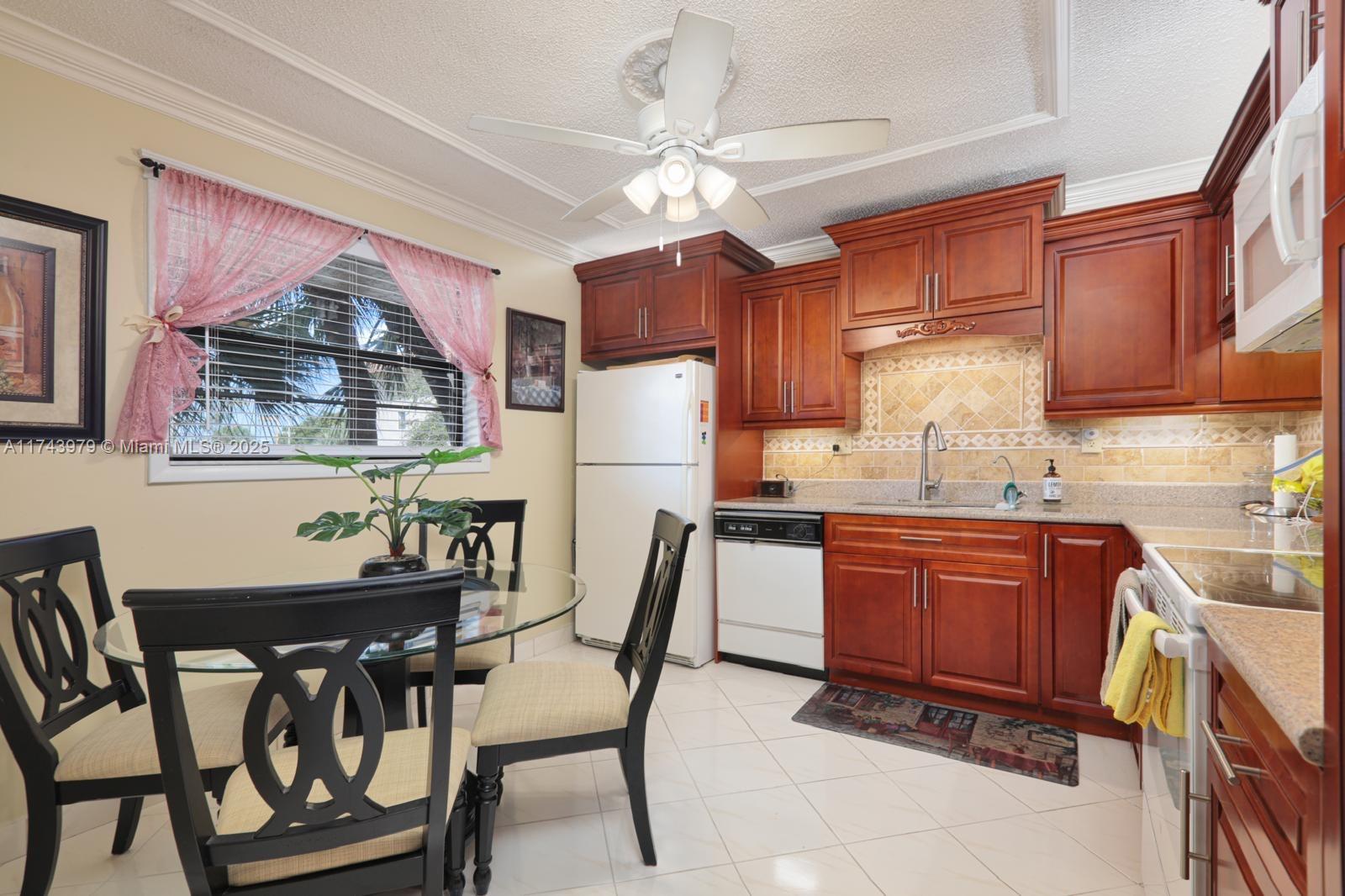 4940 E Sabal Palm Blvd #203, Tamarac, Florida image 2